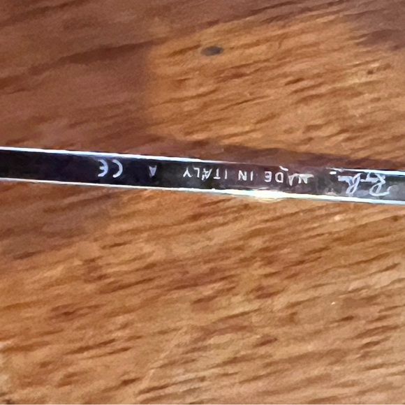 Ray Ban Black Aviator Sunglasses, Silver Detailing, Great Condition - Picture 2 of 7